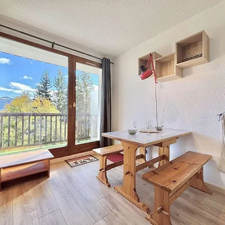 Confortable A Avec Parking Et Acces Facile Aux Pistes Apartamento
